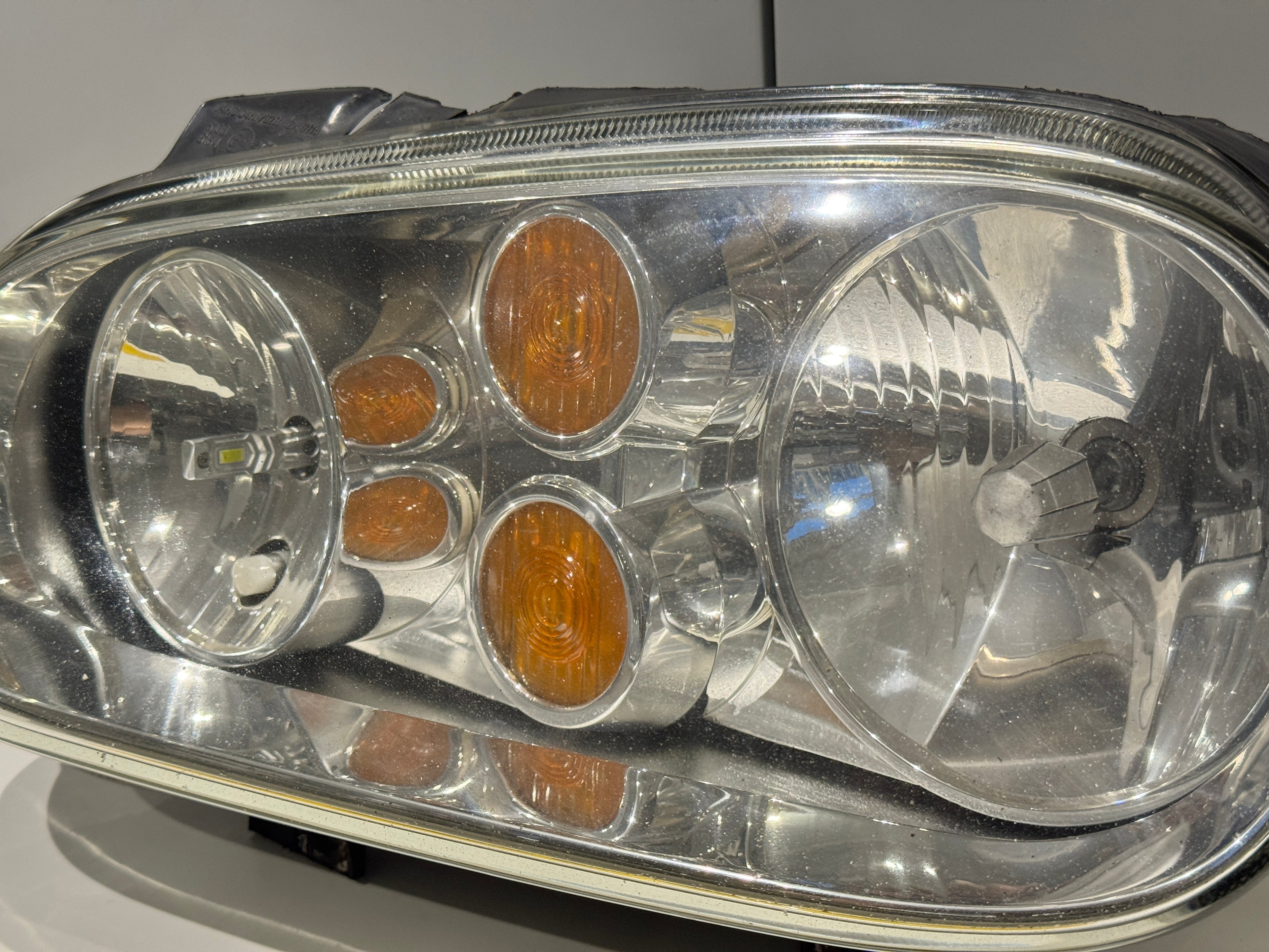 MK4 Golf Twin-Indicator Headlights